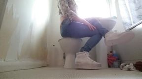 Twink Crossdresser in Tight Jeans