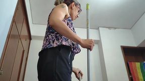 ENF Pantfalling Stepmom