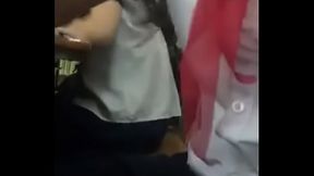 Mỹ đen b&uacute_ ổi trong giờ học