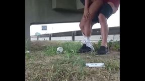 HOMENS MORADORES DE RUA FAZENDO SEXO DEBAIXO DA PONTE