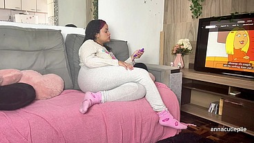 Chubby Girl Farting in Pajamas While Watching TV Voyeur