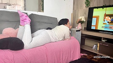 Chubby Girl Farting in Pajamas While Watching TV Voyeur