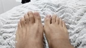 foot fetish in my bed  you are a foot morbid person