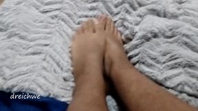 foot fetish in my bed  you are a foot morbid person