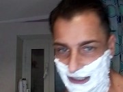 Francesco Mancino si fa la barba e parla dei suoi gusti sessuali (ITA Napoletano)