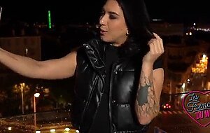 Lena coxx, brunette coquine qui aime le intense