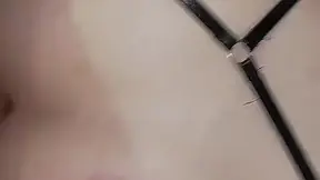 Apretada y rosadita, esta muchacha se relaja mientras su novio la embiste