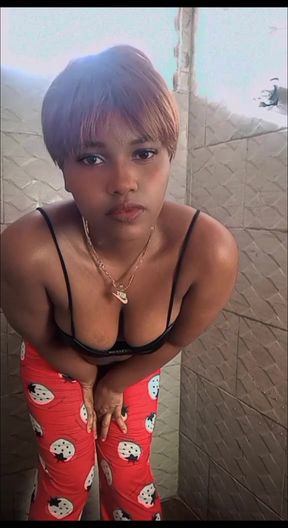 Burning looks, provoking lips and a slow desire that gets into your head without permission