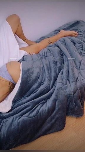 My Beautiful Roommate with a Huge Ass Decides to Spend the Night Next to My Hard Cock