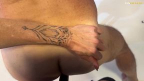 loira milf tem seu cu e sua buceta fodidas pelo fotografo, come ele numa inversao gostosa e termina com a cara gozada