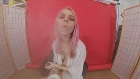 Chloe Toy - vaping