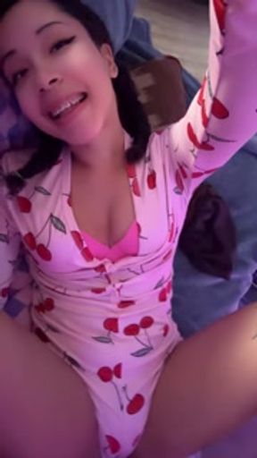 I’m horny daddy please play with my cunt