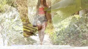 ”Eliza wants Cum on Her Feet”