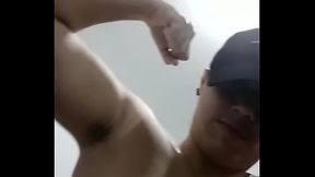 corno maromba se anima com a can&ccedil_&atilde_o e solta a franga