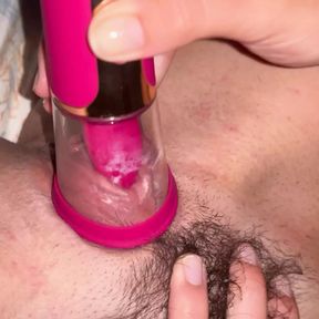 Solo Girl Mastrubating and pumping with vacuum toys