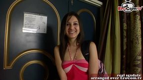 18 zierliche britische teen versucht erstes porno casting