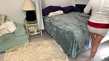 Stepmom gets fucked while stuck under the bed - Erin Electra