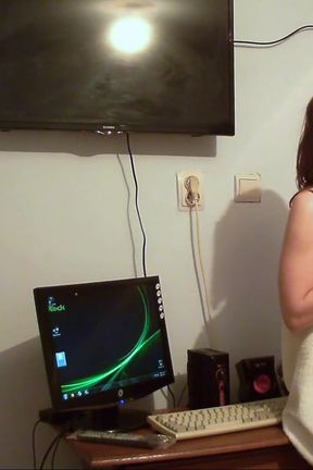Working on her computer makes Maya pee right there in her officebedroom