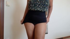 Brasileirinha Latina danced in the hot day