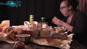Housewife&#039;s Big Binge