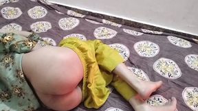 Step mother ko room me pakad ke chuda