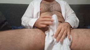 hetero peludo mostrando su cuerpo y verga