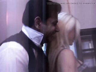 trio sex with Victoria Rush and Luna Luxx are MILFs