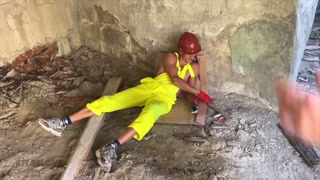 Three workers fucked a fragile boss at a construction site.