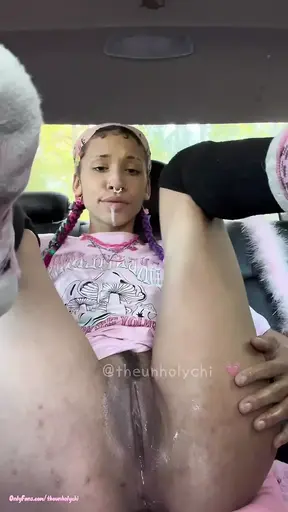 Wet ass pussy in the backseat