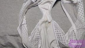 Me la jal&eacute_ y me vine sobre el cachetero de encaje usado de mi amiga enfermera