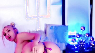 Blonde PAWG Fucks Her Pussy with Sex Machine