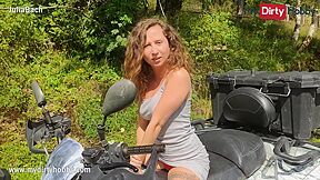 Outdoor Stranger Fuck With Petite Amateur