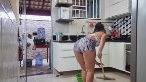 my maid was dying of heat, thought i wasn t home and got naked!