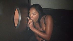 transei em uma cabine glory hole era meu sonho mas o cara tinha ejaculacao precoce - completo