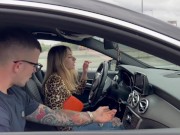 Pov Car sex: Ragazza italiana compra un'auto usata e si scopa il venditore. Dialoghi in italiano