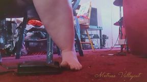 Barefoot Sewing with an Old Bakelite Pedal