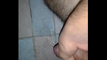 Sale bastante leche | Huge cum