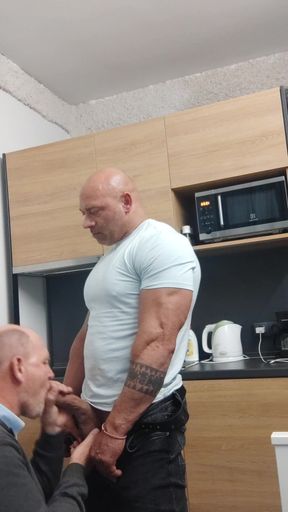 Bodybuilder Friend Mr Guru Get Sucked off Again Dexterxxl