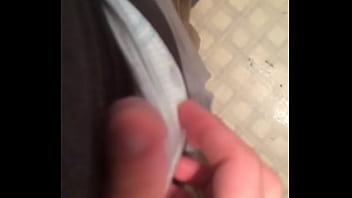 Masterbating in my wet diaper at work (_