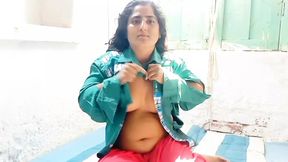 Uncle feeds hungry girl &mdash;  mother gives him big pleasure