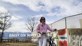 Miss Daisy Diamond on Wheels, bike vlog