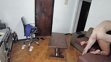 estava jogando minha madrasta veio me provocou e eu fudi ela gostoso