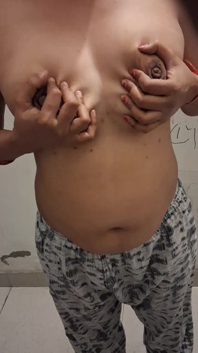 Land ki massage karai Gf se full Enjoy liya penish andar bhar kiya