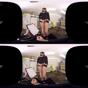 Fresh Faces at Work: Naive New Hires Get Hands-On Training in VR
