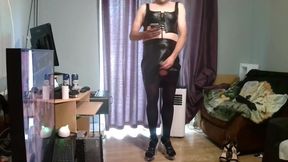 Maninboots Cumming with a Pulsating Anal Toy