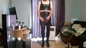 Maninboots Cumming with a Pulsating Anal Toy