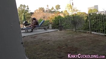 Cuckolding babe outdoors rides black dong