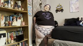 These Panties are Too Tight for Celia - MOV