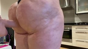 Stepmom's Oiled Up Ass Crack Never Felt As Good !!