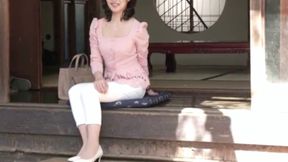 Honoka Kawashima's First Time Filmed with a Married Woman Experience